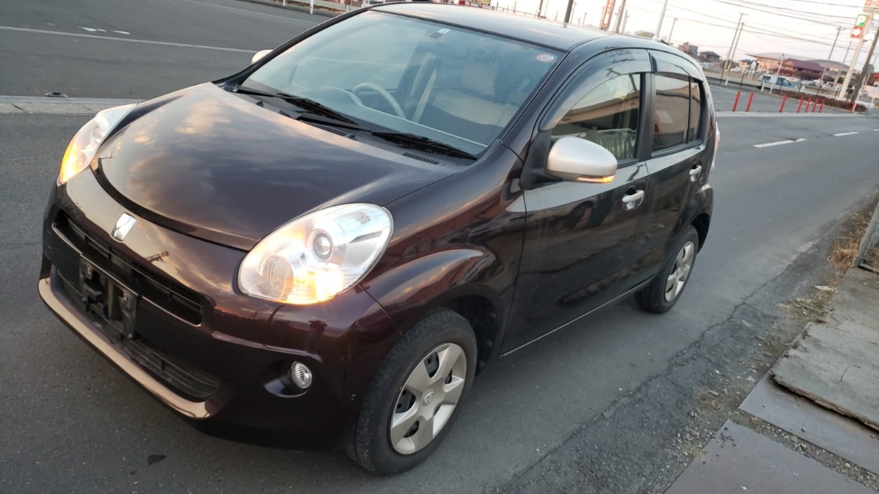 Toyota Passo 2012
